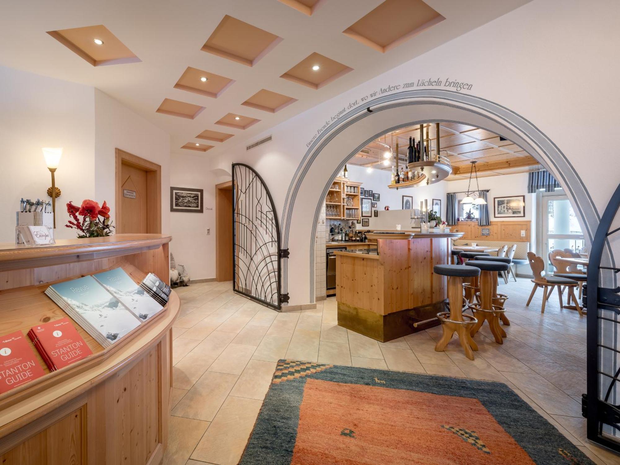 Hotel Garni Europa سانكت أنتون ام ارلبرغ المظهر الخارجي الصورة