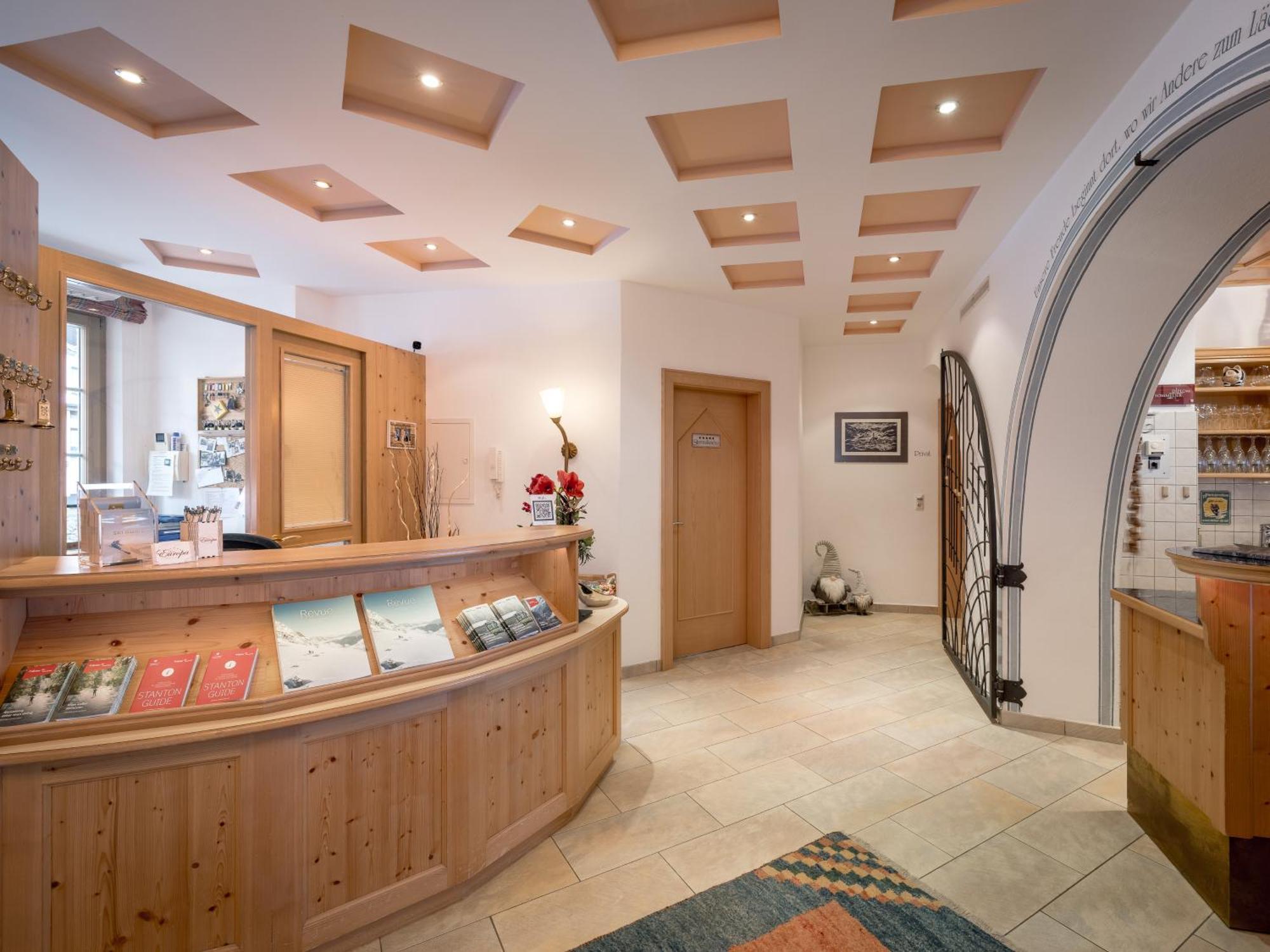 Hotel Garni Europa سانكت أنتون ام ارلبرغ المظهر الخارجي الصورة